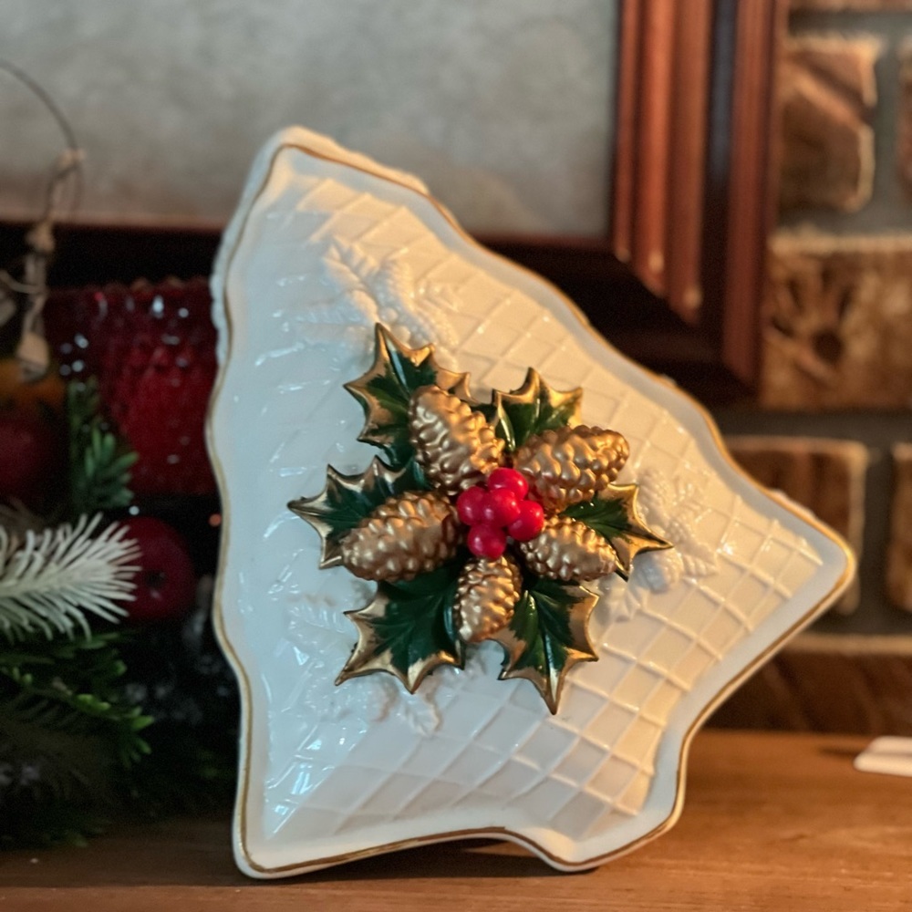 Rare Vintage Porcelain Christmas Poinsettia Tree Heavy Trinket